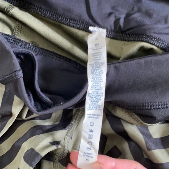 Lululemon Inspire Tight II *Full-On Luxtreme - Picture 6 of 6